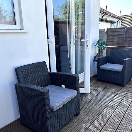 Spacious Holiday Home Near Tube Station - By Starlet Stays Londra Dış mekan fotoğraf